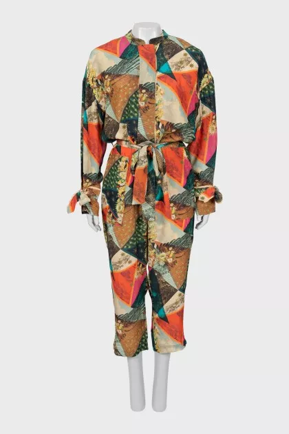 Printed jumpsuit with buttons and tag