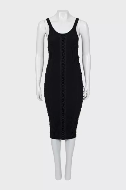 Fitted dress decorated with lacing