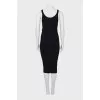 Fitted dress decorated with lacing