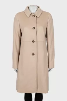 Wool coat with buttons