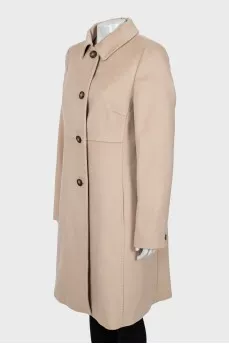 Wool coat with buttons
