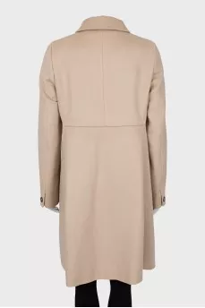 Wool coat with buttons