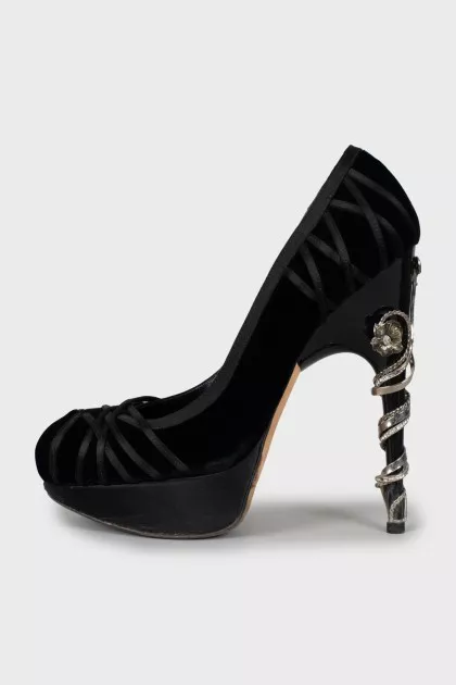 Textile shoes with weave