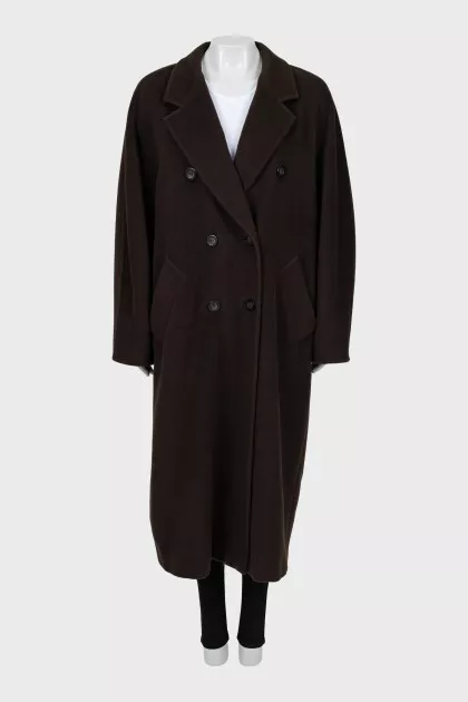 Oversized coat in brown