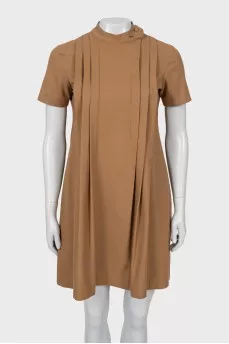 Brown dress with short sleeves