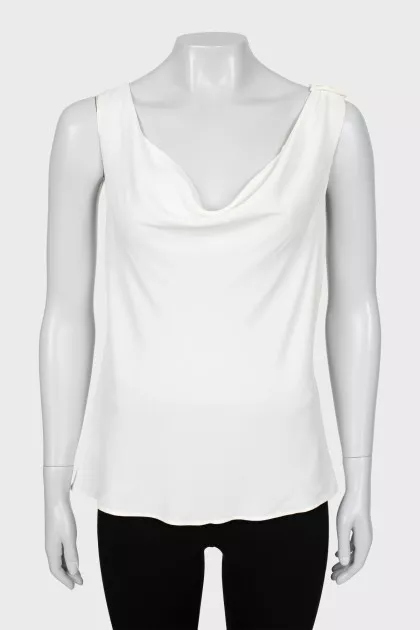 White fitted tank top