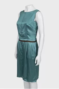 Silk dress with relief seams