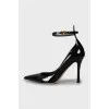Leather black shoes with strap
