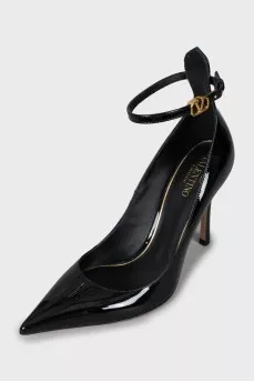 Leather black shoes with strap