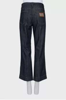 Укороченные джинсы с контрастными швами