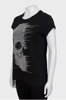Black T-shirt with a skull made of rhinestones