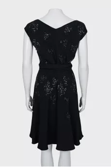 Sleeveless dress decorated with sequins