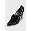 Stiletto heels decorated with a bow