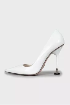 White high heel shoes