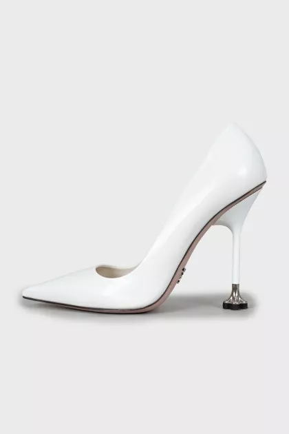 White high heel shoes