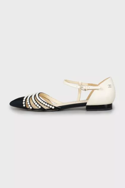 Ballet flats decorated with beads