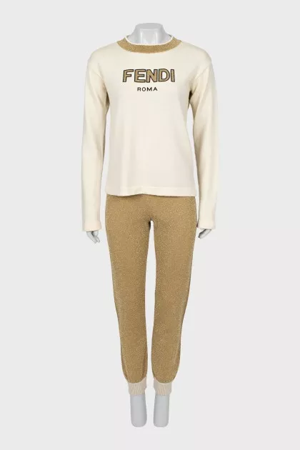 Knitted suit with joggers