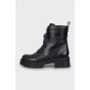 Leather boots with contrasting seams