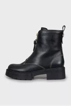 Leather boots with contrasting seams