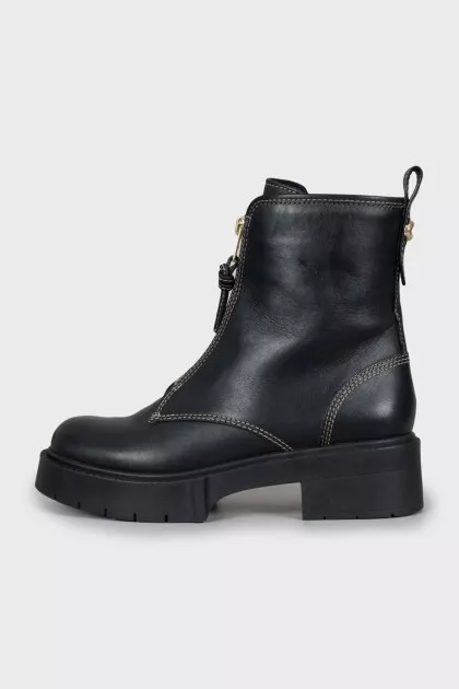 Leather boots with contrasting seams