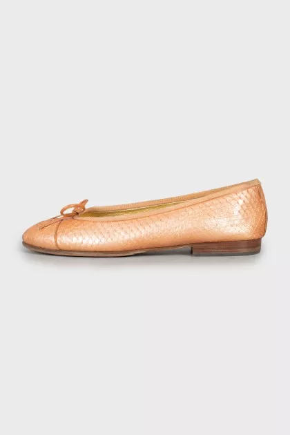 Leather ballet flats with brand logo