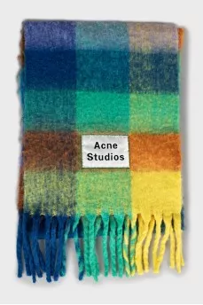 Checkered scarf in a combination of colors