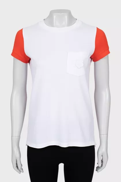 Combined color T-shirt with patch