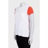 Combined color T-shirt with patch