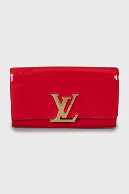 Patent leather clutch with gold logo