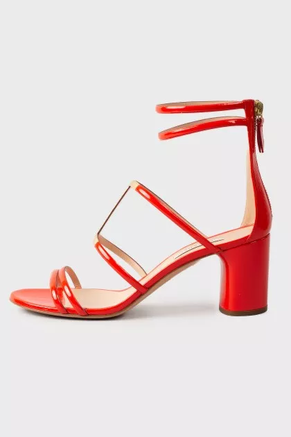 Red varnish sandals