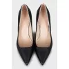 Leather shoes with silver back