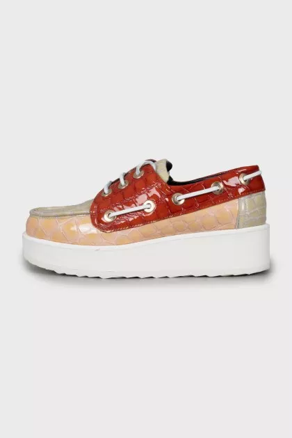 Leather loafers in a combination of colors