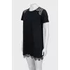Платье мини декорированное кружевом