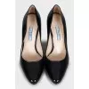 Patent leather shoes with embossing