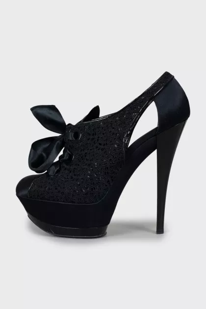 Fabric ankle boots with a pattern