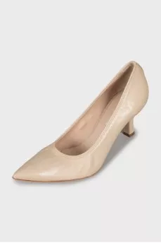 Beige shoes with tag