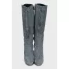 Suede boots with contrast seams