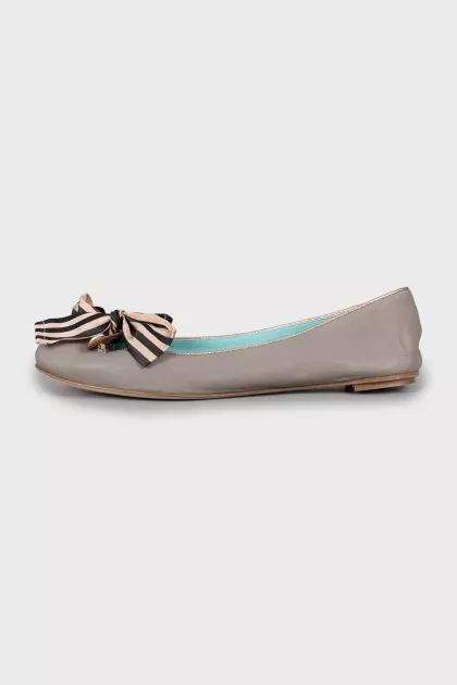 Ballet flats with square toe and bow