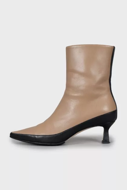 Leather ankle boots with accent sole