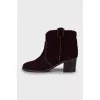Velour ankle boots with braiding