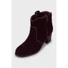 Velour ankle boots with braiding