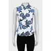 Fitted vest with print