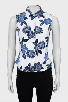 Fitted vest with print