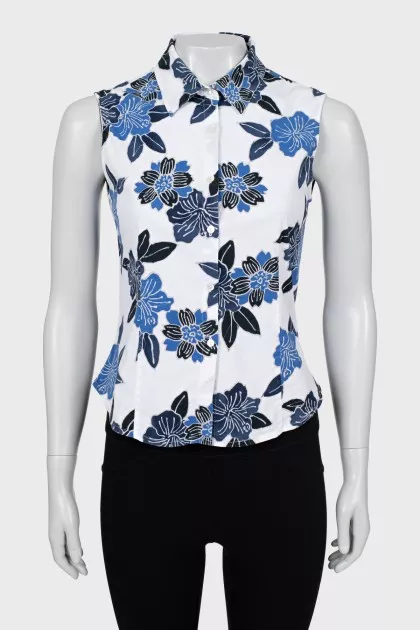Fitted vest with print