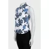 Fitted vest with print