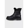 Insulated leather boots with laces