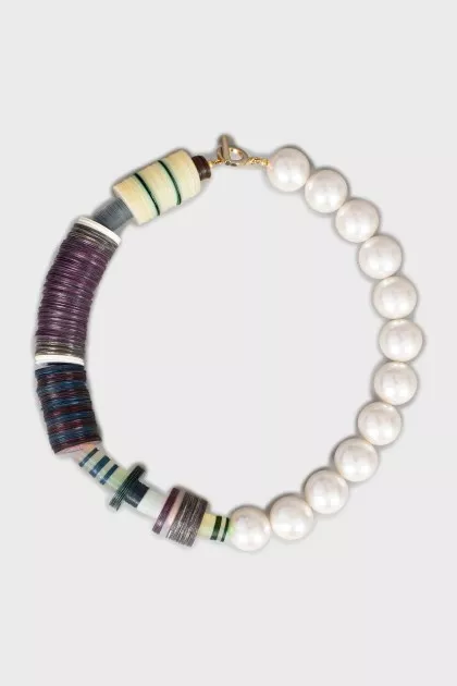Combined necklace with gold fittings
