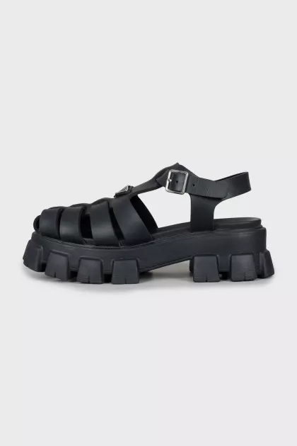 Men's sandals with a massive sole