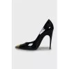 Patent leather shoes with gold decor