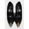 Patent leather shoes with gold decor